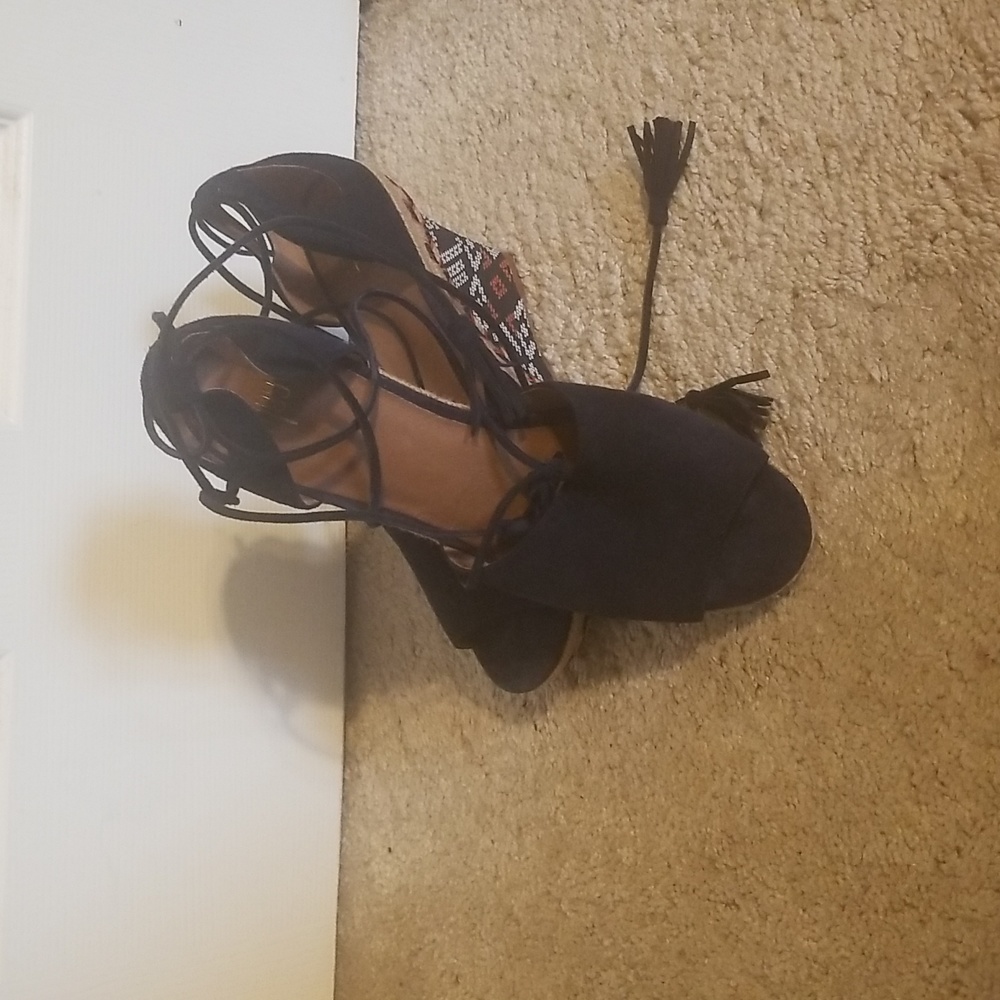 comfortable Cabi wedge